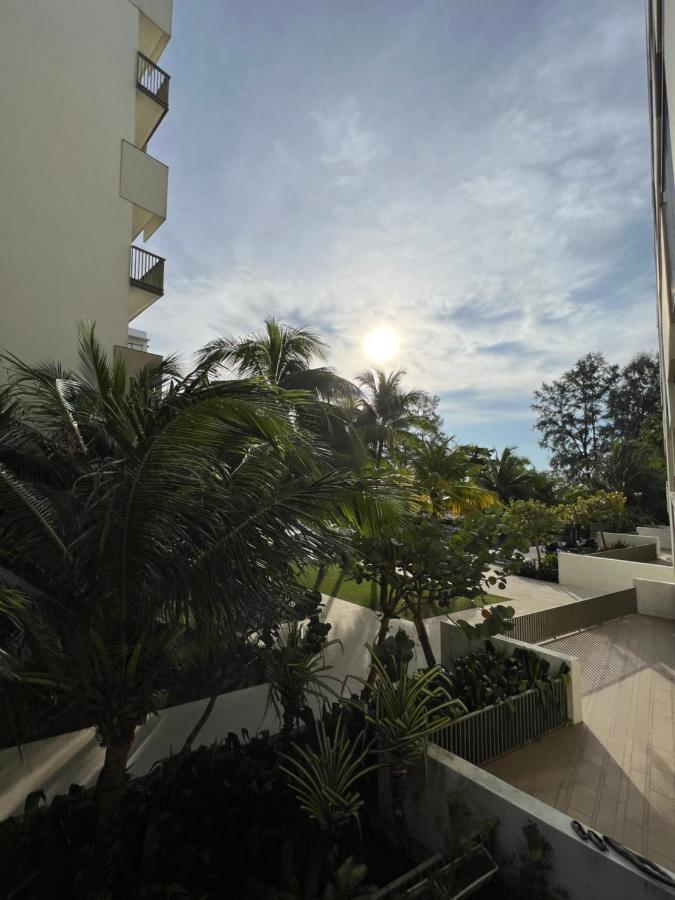 By The Sea Beachfront Designer Suites Penang - Managed By Art Of Tree Batu Ferringhi Exterior foto